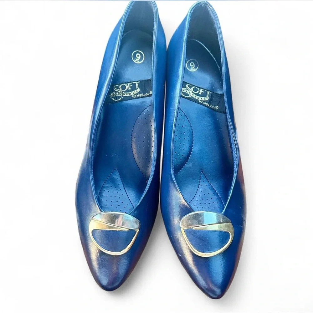 VTG Soft Flexible by Highlights Navy Kitten Heel Pumps with Gold/Silver Accent - Picture 3 of 9